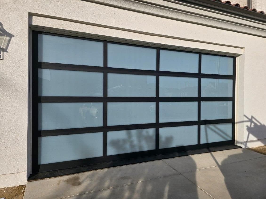 Full-view glass & aluminum door